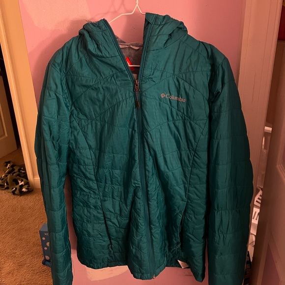 Women's Columbia Hooded Jacket - Picture 2 of 6